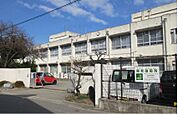堺市立登美丘中学校（803m）