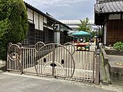 有松幼稚園園児一人ひとりがより良い育ちに繋がるようアットホームな雰囲気の中、細やかな保育を心がけています。北には緑豊かな天満社、南に足を伸ばせば大高緑地公園があり、園外保育等にも利用しています…