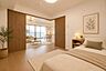 洋室：リビングとつながるお部屋は、お客さまが遊びに来た時にも使えますし、ちょっと疲れた時にお昼寝できるのもうれしいですね。
