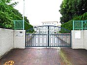 名古屋市立緑小学校【教育目標】・明るく健康な子ども・よく考え進んでやりぬく子ども・力を合わせて働く子ども【努力点】親しもう！深めよう！広げよう！ことばの世界 290m
