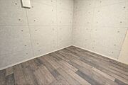 ラックや棚などを設置して、片付ける作業が自然な生活の中に溶け込む習慣になれば嬉しいですね。