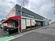 スーパーヤマダイ 鳴海店昔ながらの小さなスーパー。【営業時間】平日、土曜10時～20時、日曜9時半～20時　【駐車場】28台あり 1080m