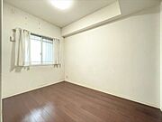 お子様のお部屋や書斎にも使える洋室。家族構成に合わせて柔軟に活用できます。