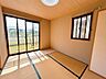 室内：リビング横の和室