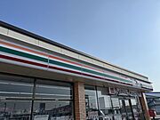 セブン-イレブン 魚津江口店まで800ｍです。