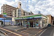 ファミリーマート高石駅前店 749m