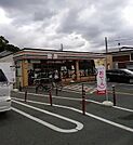 セブンイレブン和泉尾井町2丁目店 439m