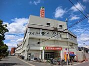 イズミヤ百舌鳥店 672m