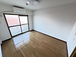 コスモ 403 4階1Kのリビング/ダイニング