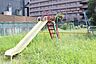 周辺：【青地後町第三児童遊園】草津市青地町にある公園です。住宅街の中にある公園で、すべり台、ブランコ、砂場などの遊具が設置されています。車の交通量が少ないので、お子様にも安心です。 850m