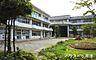 周辺：【南笠東小学校】昇降口の吹き抜け、各教室前の多目的スペース、校舎壁面のレリーフ、前庭・中庭の芝生などが大きな特徴です。学校HPにて学校生活の様子や学校だよりや年間行事予定などが公開されています…