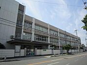 大阪狭山市立東小学校 451m