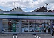 ファミリーマート葛の葉町北店 605m