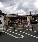 セブンイレブン和泉尾井町2丁目店 439m