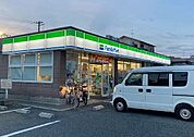 ファミリーマート和泉伯太町店 782m