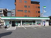 ファミリーマート富田林若松町店 616m