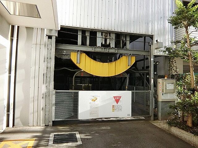 7 / 12