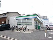 ファミリーマート堺津久野町店 356m