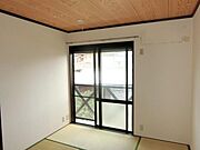 ゆったりとくつろげる和室！