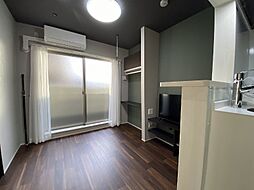 ジーイーオンズ 1階1LDKのリビング/ダイニング