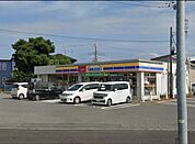「ミニストップ印西草深店」まで400m (徒歩5分)急な買い物はもちろん、ATM利用や公共料金の支払いなどにご利用いただけます。