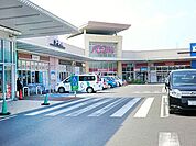 「マックハウスイオンタウン東習志野店」まで2350m (徒歩30分)多彩なショップが揃い、仕事終わりでもまとめ買いが出来ます。