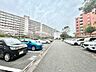 駐車場：【駐車場】ファミリーカーも悠々駐車できるスペースです。お車好きにはたまらないですね！