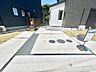 駐車場：【駐車場】ファミリーカーも悠々駐車できるスペースです。お車好きにはたまらないですね！