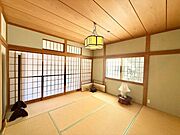 【和室】客間や小さいお子様を遊ばせる場所として重宝されるスペースです。