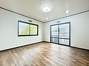 【洋室】全居室に収納を完備しておりますので、自分好みのお部屋にカスタマイズ可能です！