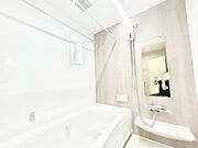 【浴室乾燥機】洗濯物が乾く便利な浴室乾燥機付きで、雨の日も安心です！