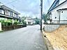 その他：前面道路の幅員が広く、お車の駐車も楽々です♪