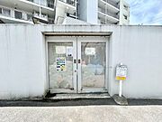 【ゴミ置き場】使いやすさに配慮した共用ゴミ置場で、常に清潔に保たれています。