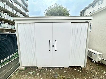 【ゴミ置き場】使いやすさに配慮した共用ゴミ置場で、常に清潔に保たれています。