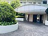 エントランス：【エントランス】洗練されたエントランスが、毎日の暮らしを心地よく迎えます。