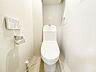 トイレ：【トイレ】清潔感のある快適なトイレです。毎日気持ちよく使えます。