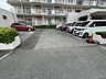 駐車場：【駐車場】ファミリーカーも悠々駐車できるスペースです。お車好きにはたまらないですね！
