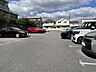 駐車場：【駐車場】ファミリーカーも悠々駐車できるスペースです。お車好きにはたまらないですね！