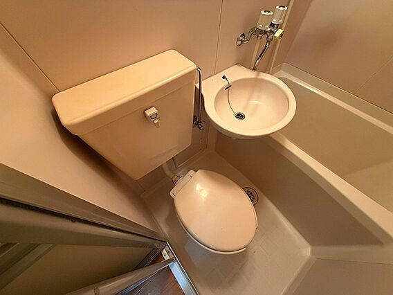 浴室とトイレが...