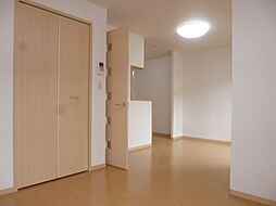 リトリートS 2階1LDKのリビング/ダイニング