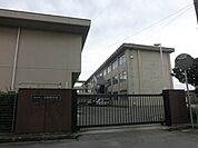 宝殿中学校