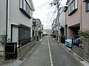 前面道路(アスファルト舗装)