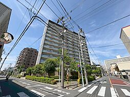 【建物外観】グレーを基調とした外観デザインで、シンプルななかにもあたたかな表情を創出します。