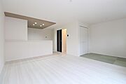 写真は施工例。ご案内は平日・休日ともに可能です。お仕事帰りやお買い物のついでなど、短時間のご見学にも柔軟に対応いたします。まずは30分ほどサクッとご覧いただくだけでも大歓迎です。お気軽にご相談下さい。