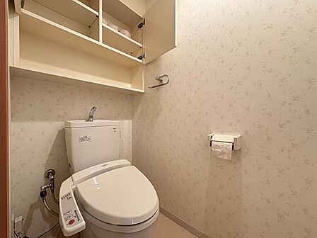 トイレも収納量豊富です。クリーニング済です。