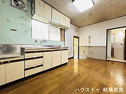 岐阜市大洞柏台5丁目:ダイニング