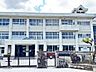 周辺：長良中学校昭和22年に岐阜市立第七中学校として創立。教育目標：「（本質を）みぬき　（可能性に）挑み　（生活を）拓く」「生活をきり拓く力」を育むことを大切にしている。 500m