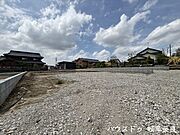 まだ更地の状態ですが、間取り図を見ながら、どんな外観や内装になるのか想像するのも楽しいですね。