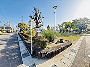 落ち着いた雰囲気のエントランス空間。毎日の帰宅時にも心地よさを感じられます。