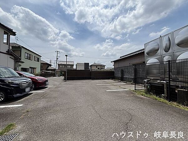 駐車場を拡大表示